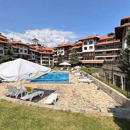 Royal Towers Thea Apartment, Modern Renovated Bathroom Апартаменти *