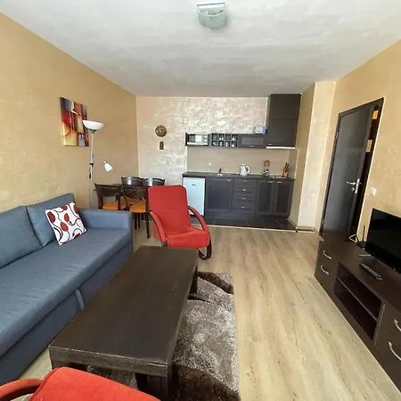 アパート Royal Towers Thea Apartment, Modern Renovated Bathroom バンスコ