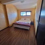 아파트 Royal Towers Thea Apartment, Modern Renovated Bathroom 반스코