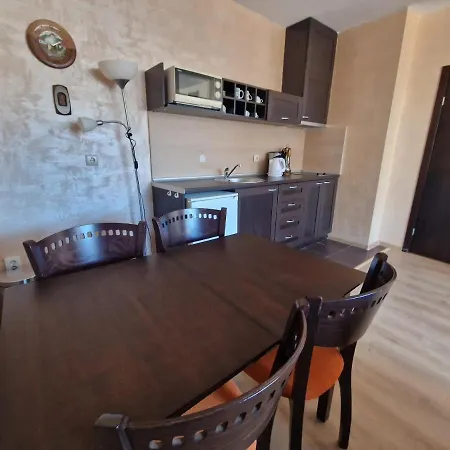 Royal Towers Thea Apartment, Modern Renovated Bathroom Daire Bansko