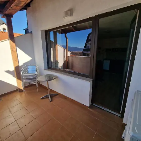 Daire Royal Towers Thea Apartment, Modern Renovated Bathroom