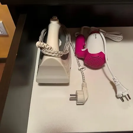 Royal Towers Thea Apartment, Modern Renovated Bathroom Apartament