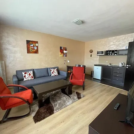 Royal Towers Thea Apartment, Modern Renovated Bathroom Apartament