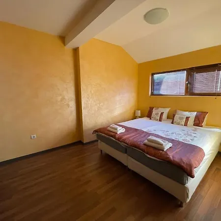 Royal Towers Thea Apartment, Modern Renovated Bathroom Daire *