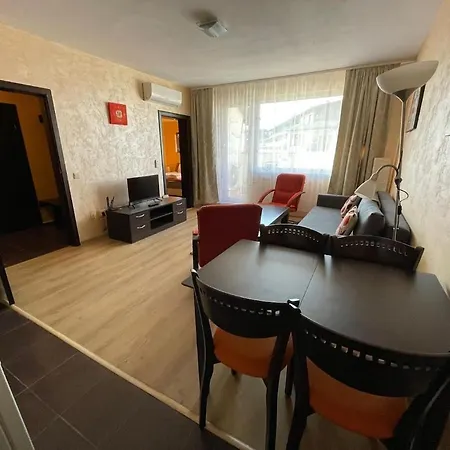 Royal Towers Thea Apartment, Modern Renovated Bathroom Daire