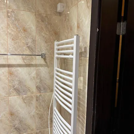 Royal Towers Thea Apartment, Modern Renovated Bathroom Apartament *