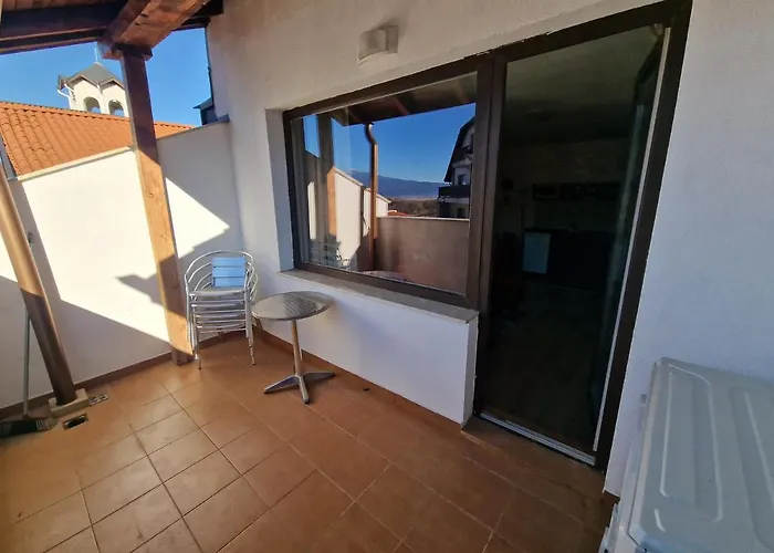 Apartment Royal Towers Thea Apartment, Modern Renovated Bathroom