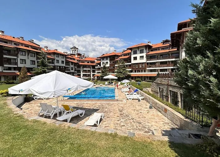 Royal Towers Thea Apartment, Modern Renovated Bathroom Apartamento *