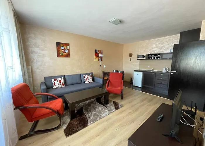 Royal Towers Thea Apartment, Modern Renovated Bathroom Apartamento