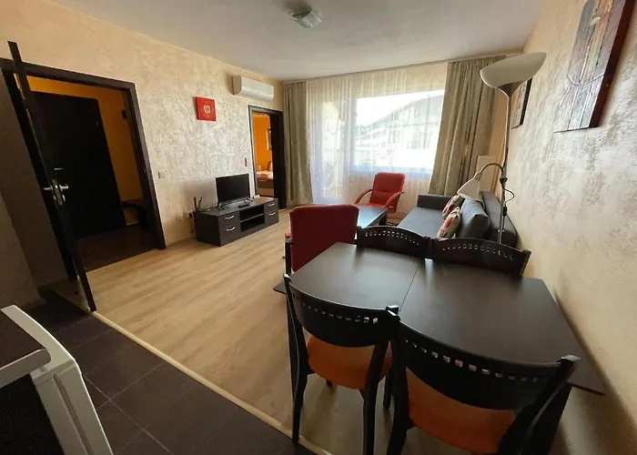 Royal Towers Thea Apartment, Modern Renovated Bathroom Apartment